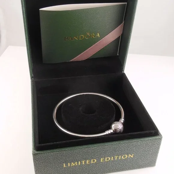 Pandora 590740cz store